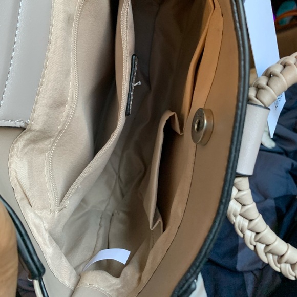 Handbag - Picture 4 of 5